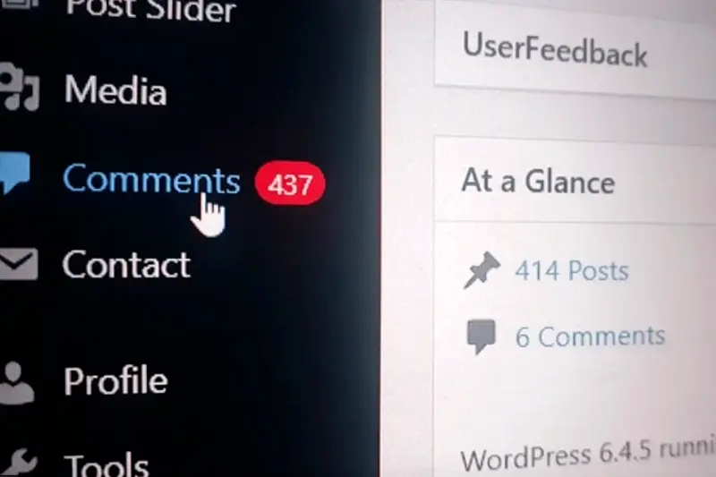 Menú lateral del panel de administración de WordPress mostrando las opciones de gestión de contenidos y comentarios